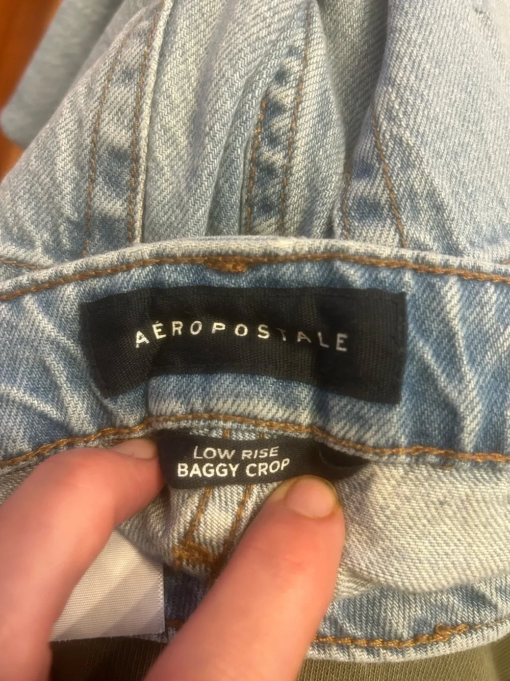 Aeropostale Light Blue Low Rise Baggy Crop Jeans - Picture 3 of 7